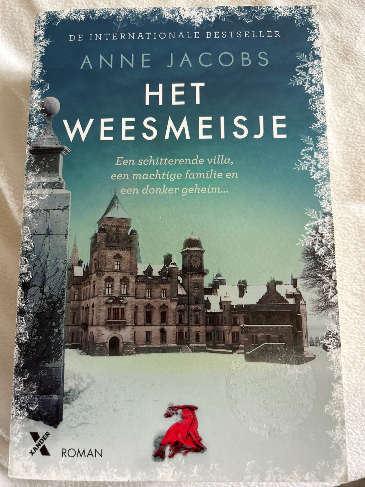 Het Weesmeisje - Anne Jacobs (nette staat), Ophalen of Verzenden, Gelezen