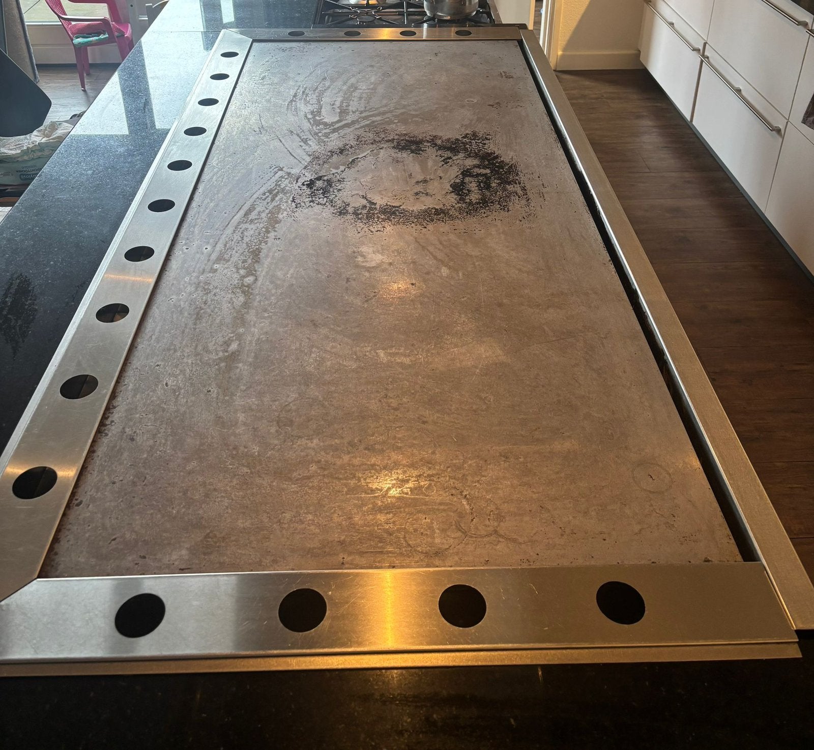 Traditionele japanse teppanyaki bakplaat, Ophalen