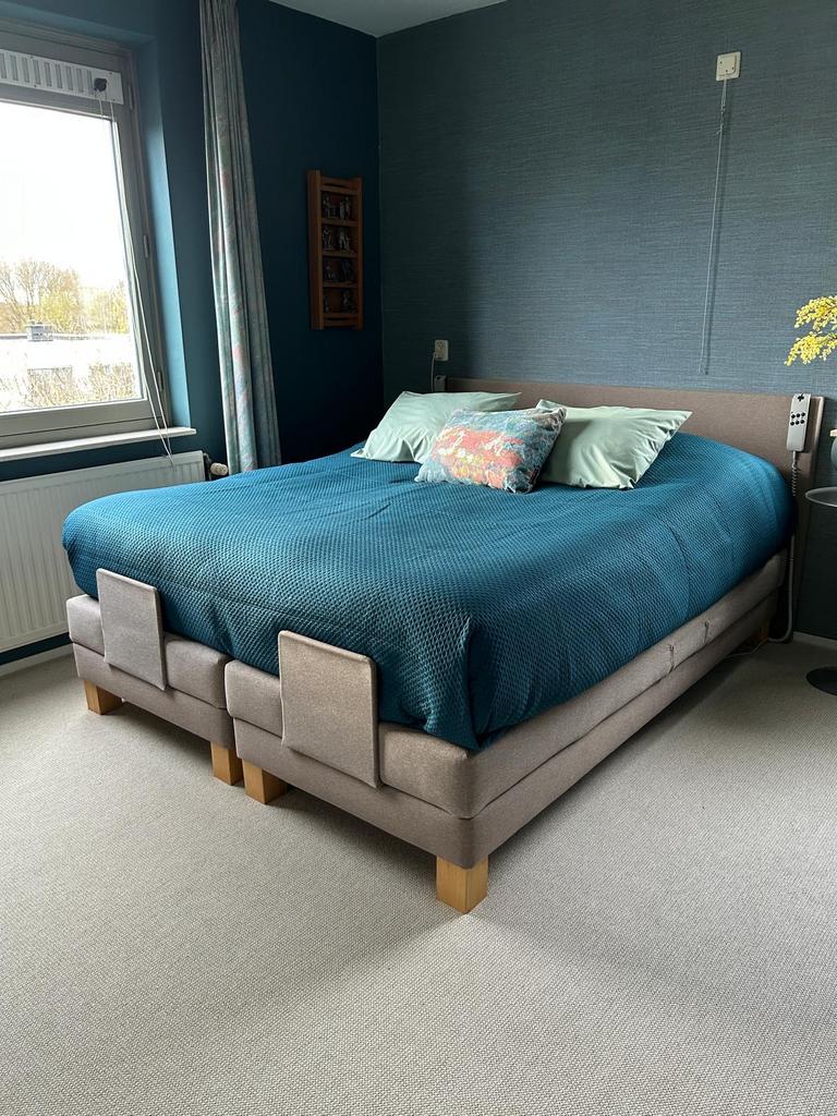 Tweepersoonsbed met elektrische deken en verstelbare delen, Huis en Inrichting, Ophalen, Tweepersoons, 180 cm, 200 cm