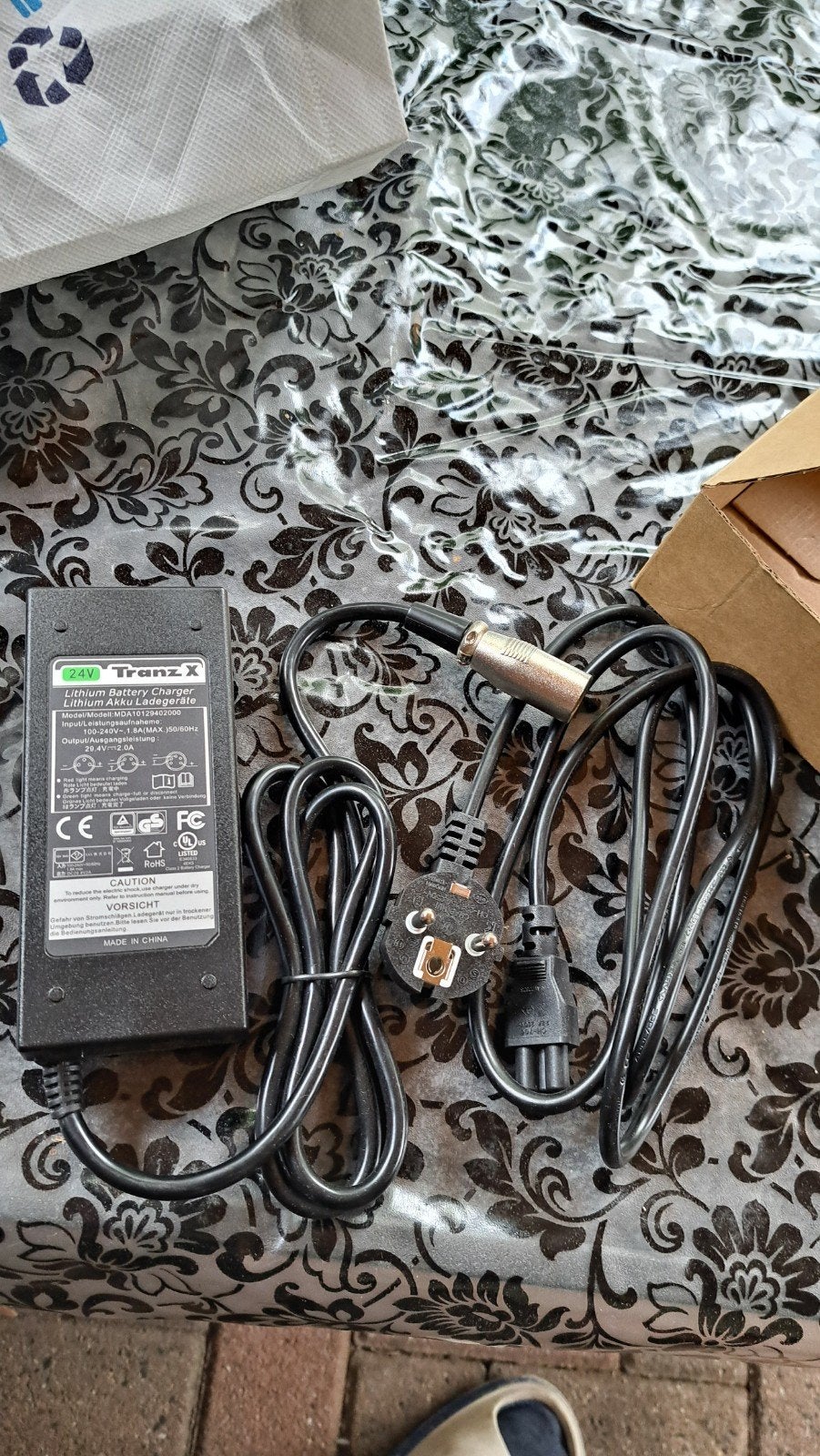 Tranz X 24V Lithium Acculader voor E-bike, Ophalen of Verzenden, Nieuw