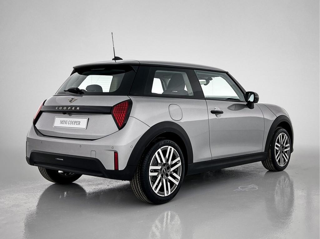 MINI Hatchback Cooper C Automaat / Classic / Pakket S / 17 i, Auto's, Mini, Stof, Zwart, 156 pk, 4 stoelen