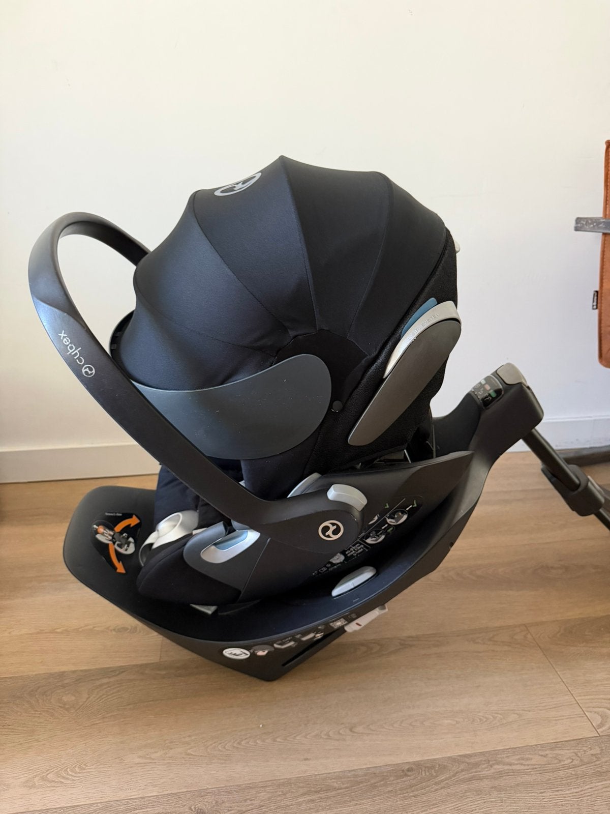 Cybex maxicosi met bijpassende base 180graden draaibaar, Gebruikt, Isofix, 0 t/m 13 kg, Slaapstand