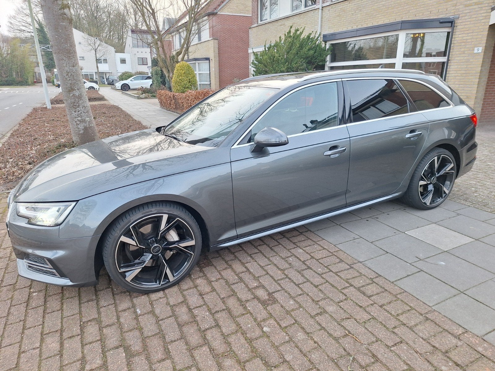 Audi A4 2.0 TDI Ultra 140KW 2x s-line 2016 Grijs, Zwart, 1505 kg, A4, 23 km/l