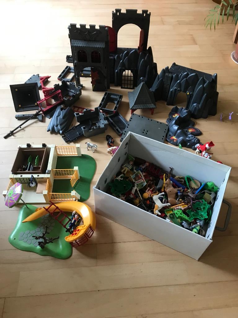 Playmobiel kasteel, ridders, huis, dieren, poppetjes, Ophalen, Zo goed als nieuw, Complete set