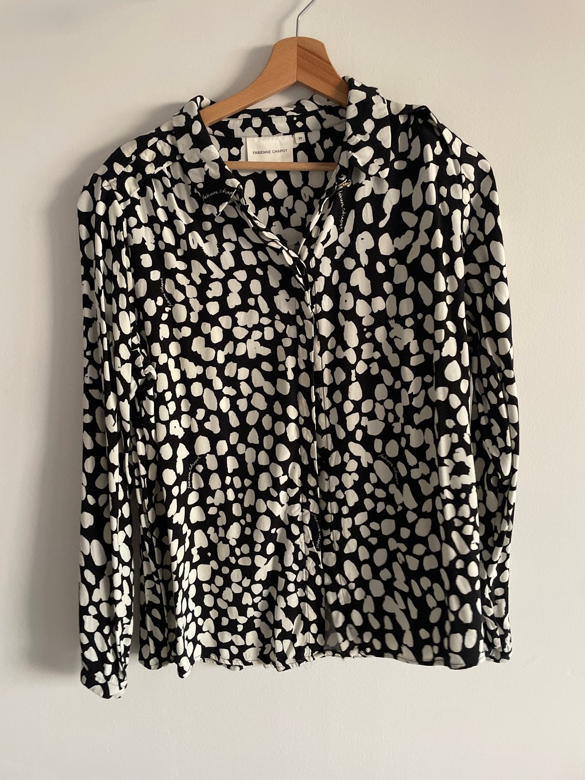 Fabienne Chapot blouse met dierenprint - Maat 38, Ophalen of Verzenden, Zo goed als nieuw, Maat 38/40 (M), Zwart