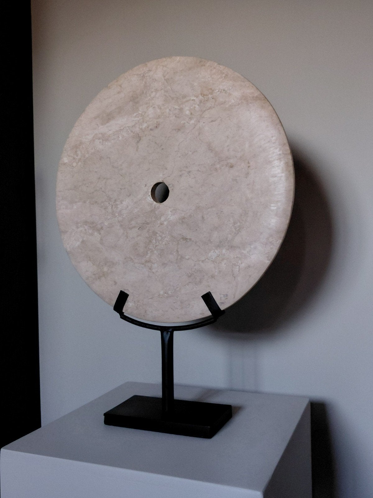 marmeren schijf op voet ornament marmer 40cm XL natuursteen, Huis en Inrichting, Ophalen, Beige, Nieuw, Modern