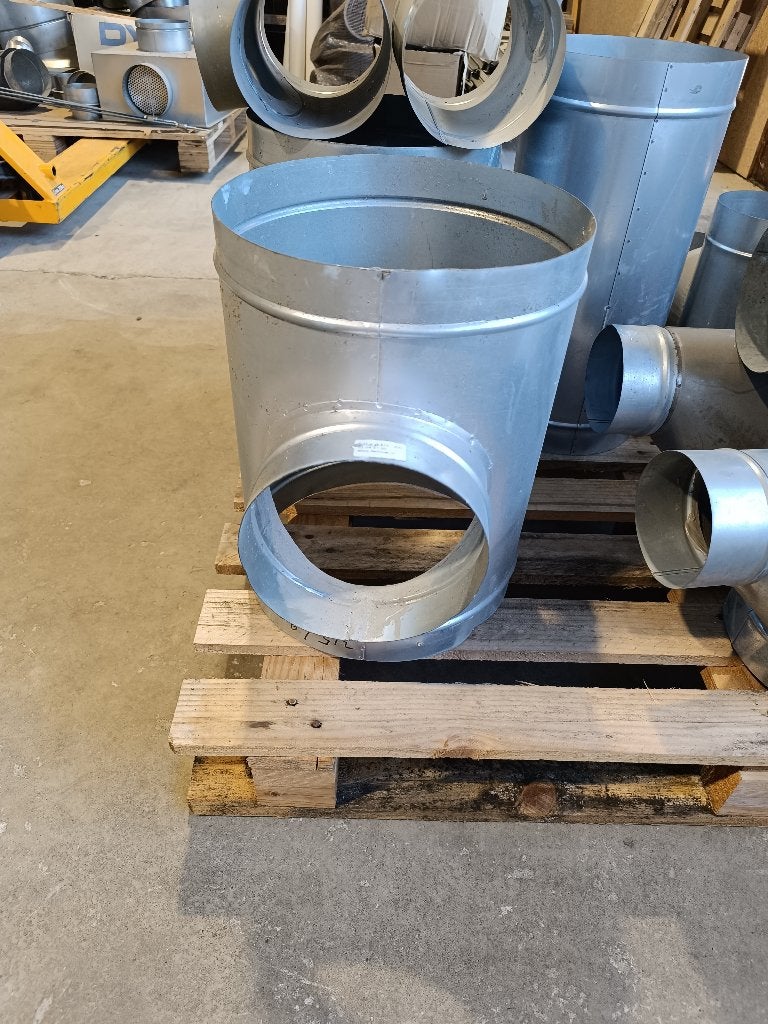 Partij verzinkte ventilatie T-stukken diverse diameters, Ophalen, Zo goed als nieuw, Ventilator