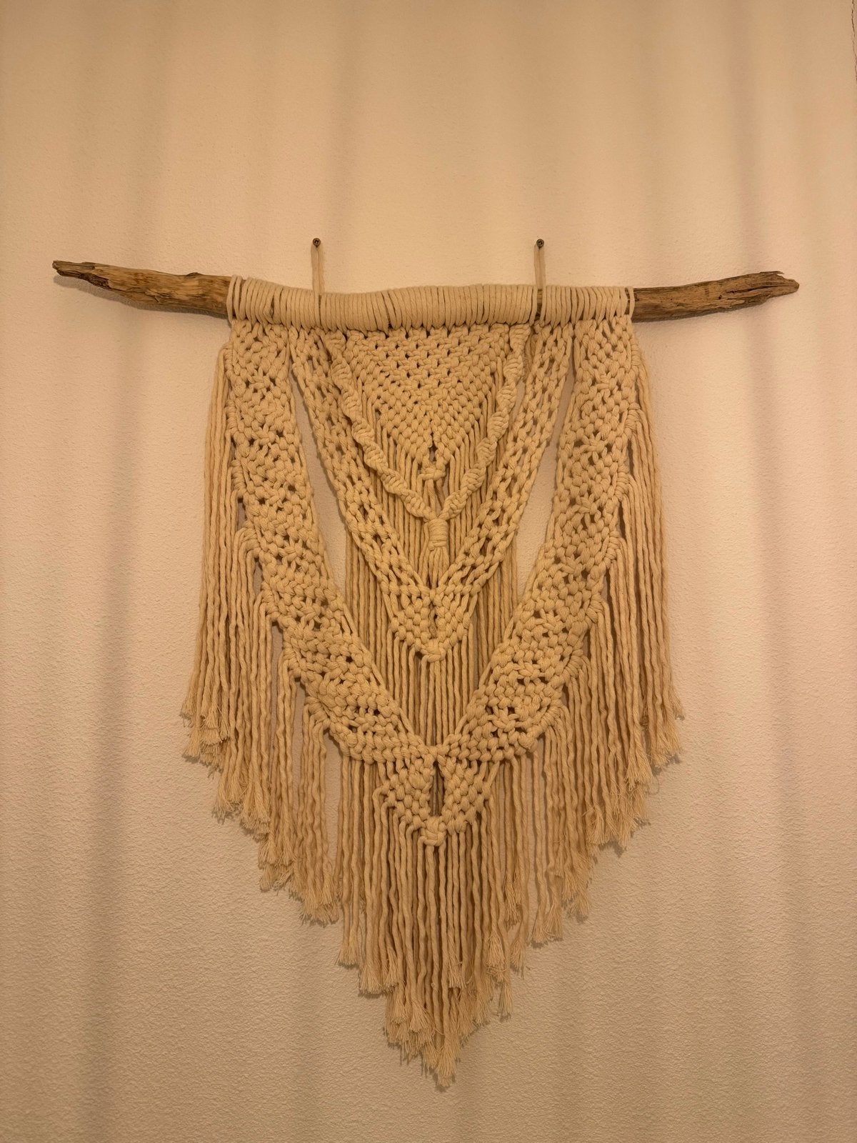 Handgemaakte Macramé Wandhanger, Beige, Hout, Ophalen of Verzenden, Zo goed als nieuw