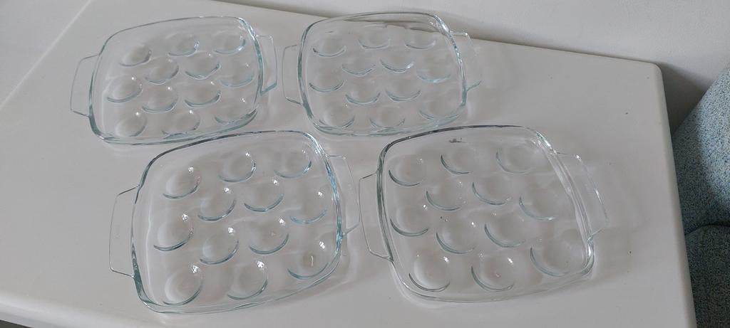 Glazen slakkenbord escargotbord of eierschaal merk Pyrex, Huis en Inrichting, Keuken | Servies, Glas of Glazen, Ophalen of Verzenden