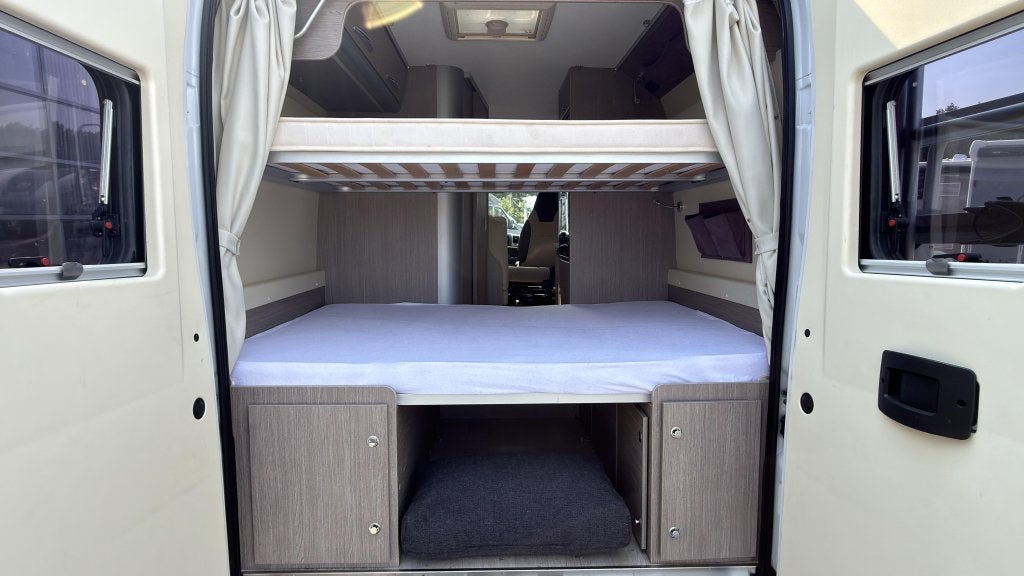 Caravans And Camping 4-Persoons