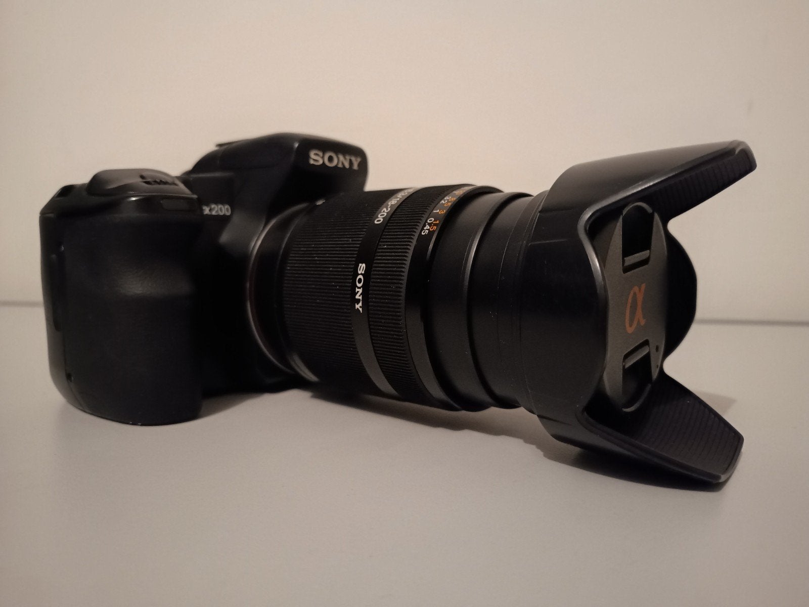 Sony Alpha a200 DSLR met externe flitser, Audio, Tv en Foto, Gebruikt, Spiegelreflex, Lensdop, Ophalen of Verzenden