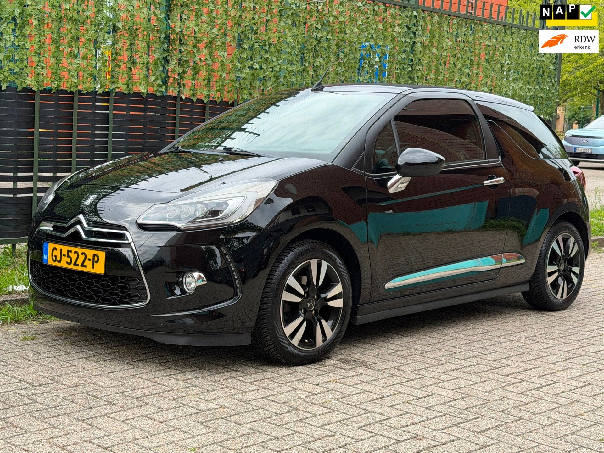DS DS3 Cabrio 1.2 So Chic 2015 Zwart CABRIO|LED|NAP, Auto's, Voorwielaandrijving, Euro 5, Gebruikt, Zwart