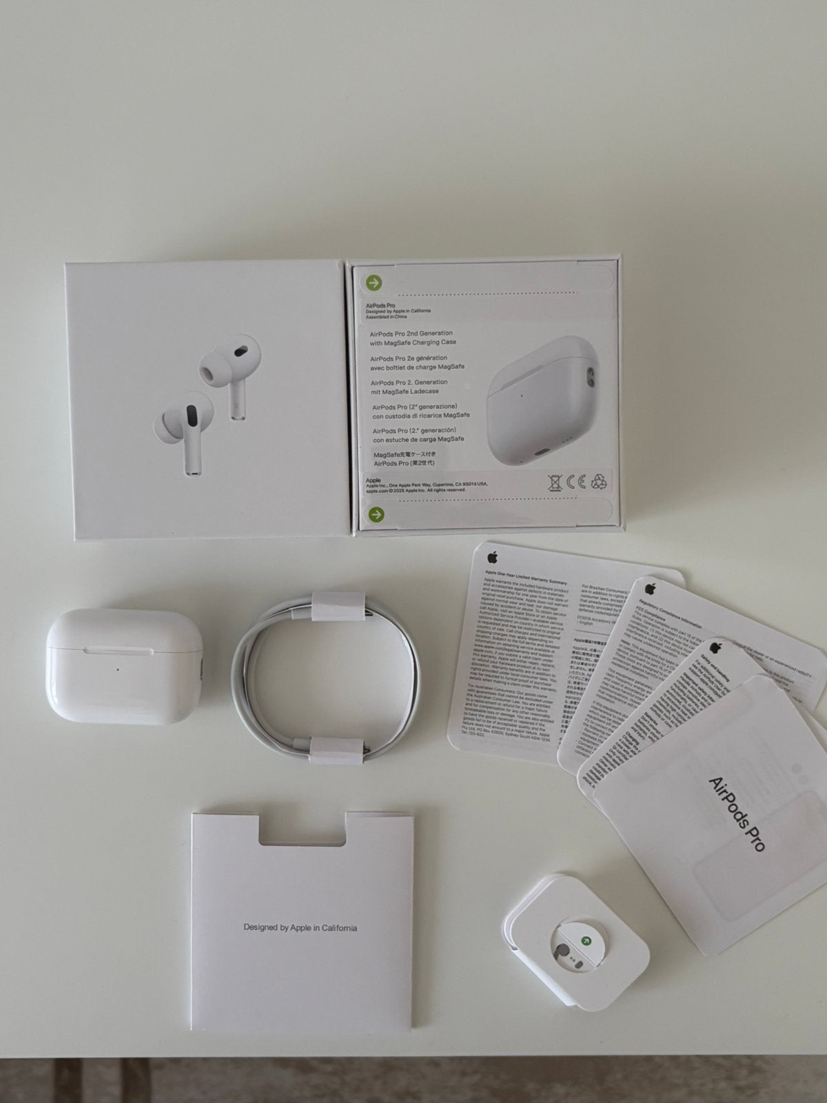 Airpods pro 2 - 2 voor €55!, Telecommunicatie, Ophalen of Verzenden, Zo goed als nieuw, In oorschelp (earbud)