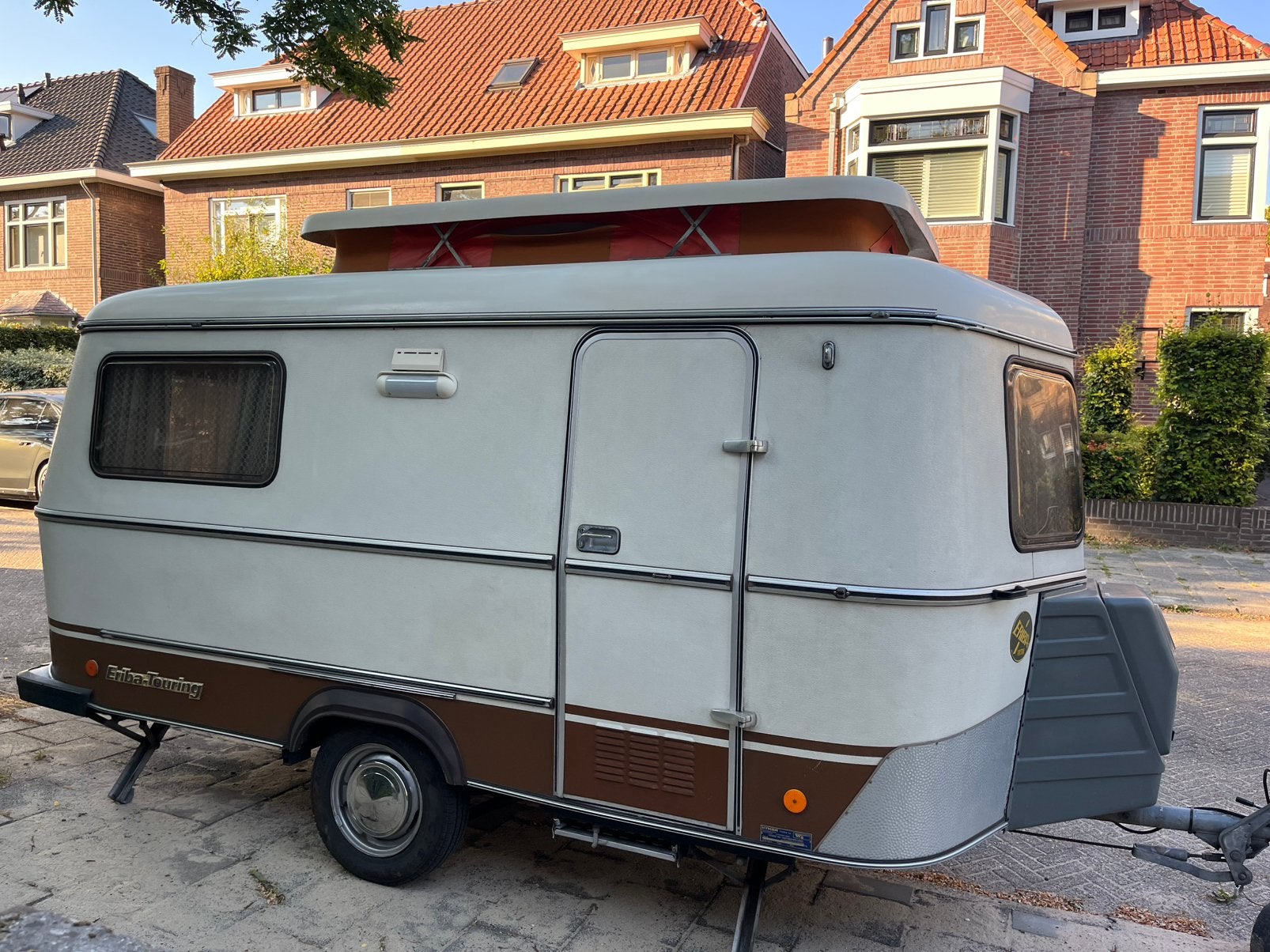 Retro Eriba Touring Triton uit 1982, Standaardzit, Koelkast, Dwarsbed, Tot en met 3