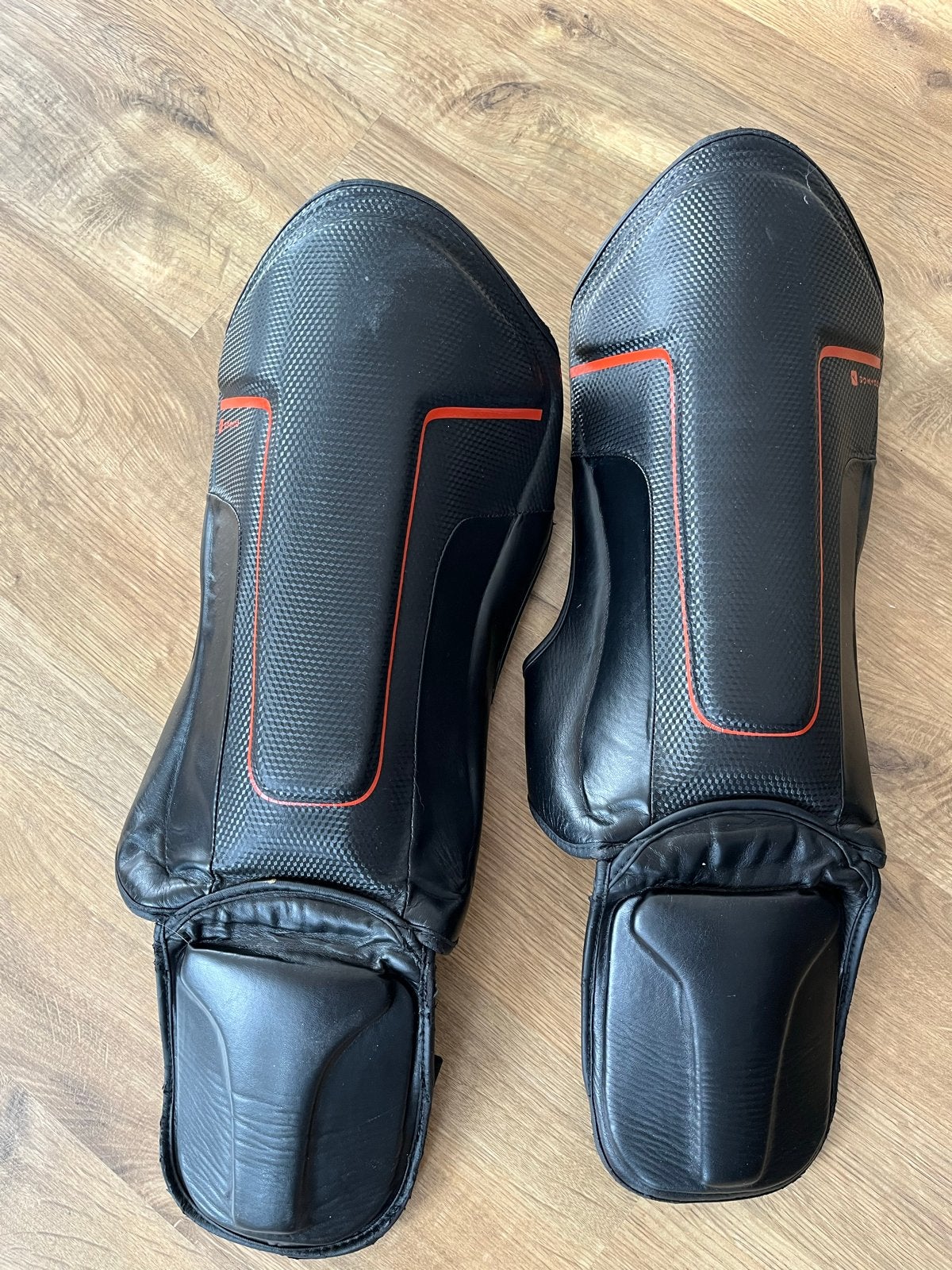 Scheenbeschermers voor vechtsporten, Sport en Fitness, Ophalen, Gebruikt, Boksbeschermers