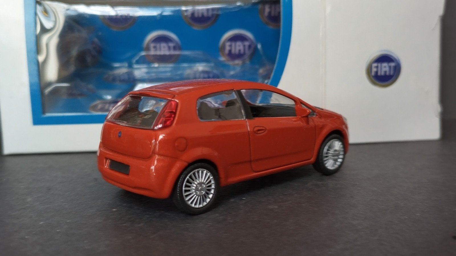 Fiat Punto 1:43 Norev Pol, Auto, Verzenden, Norev, .