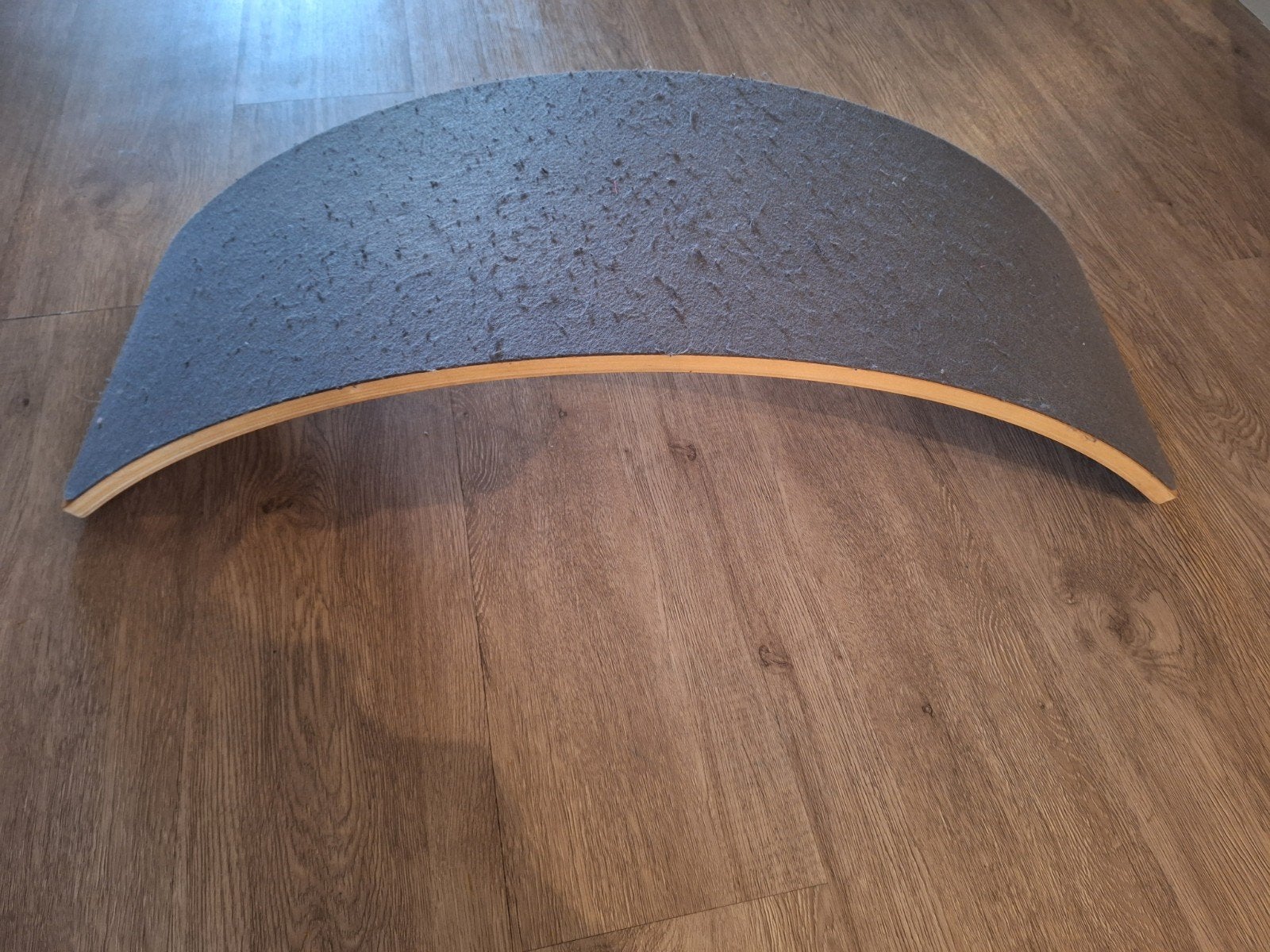 originele wobbel /balans  board met vilt, Ophalen, Gebruikt