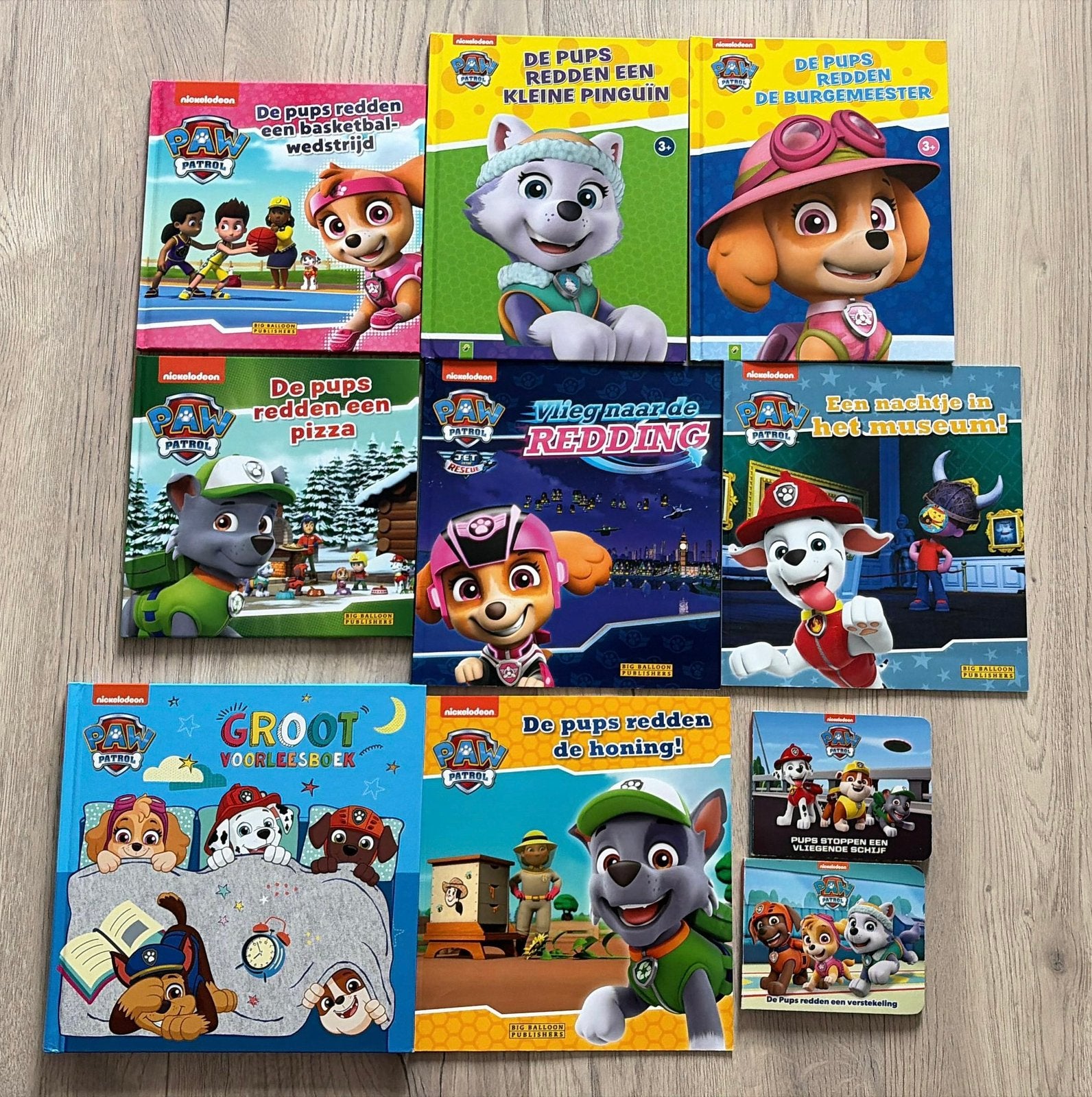 Verschillende boeken van de Paw Patrol, Ophalen of Verzenden, Zo goed als nieuw, Fictie algemeen
