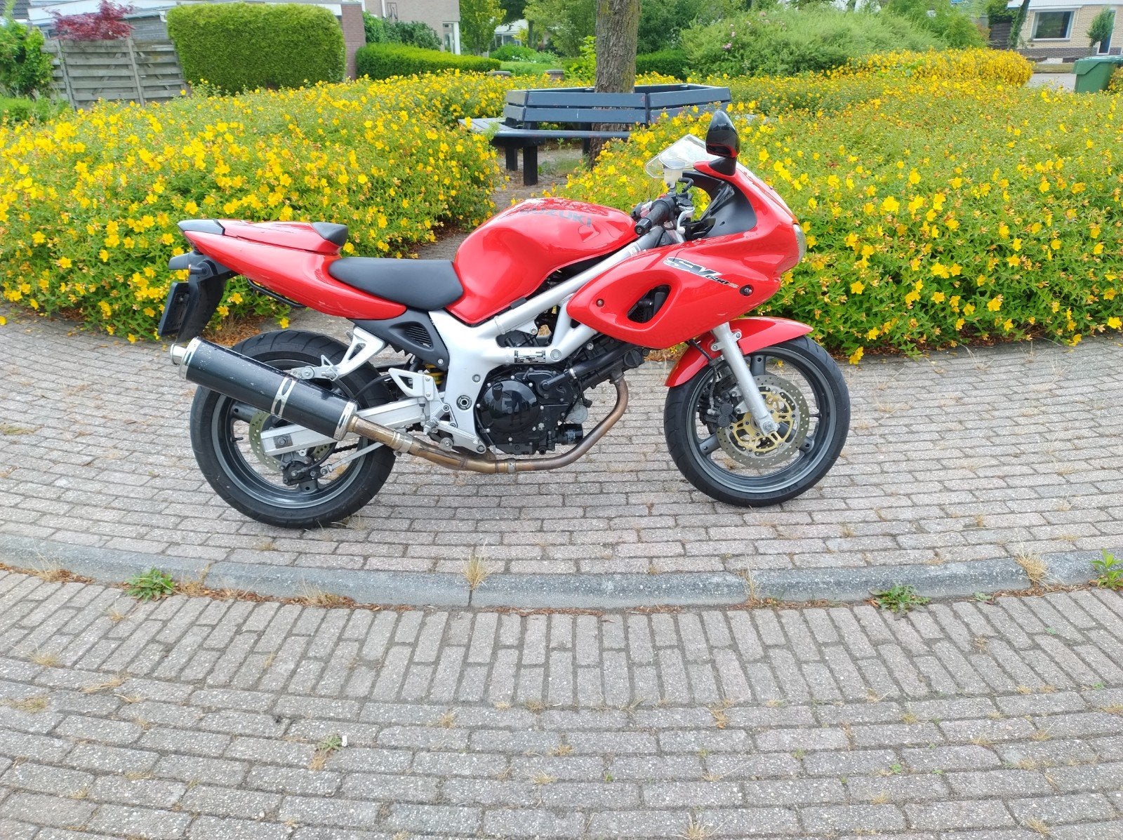 Suzuki SV650S, 18.600 km, vele extra's! beurt, nieuwe banden, Motoren, Motoren | Suzuki, 2 cilinders, Motorrijbewijs A, Gebruikt