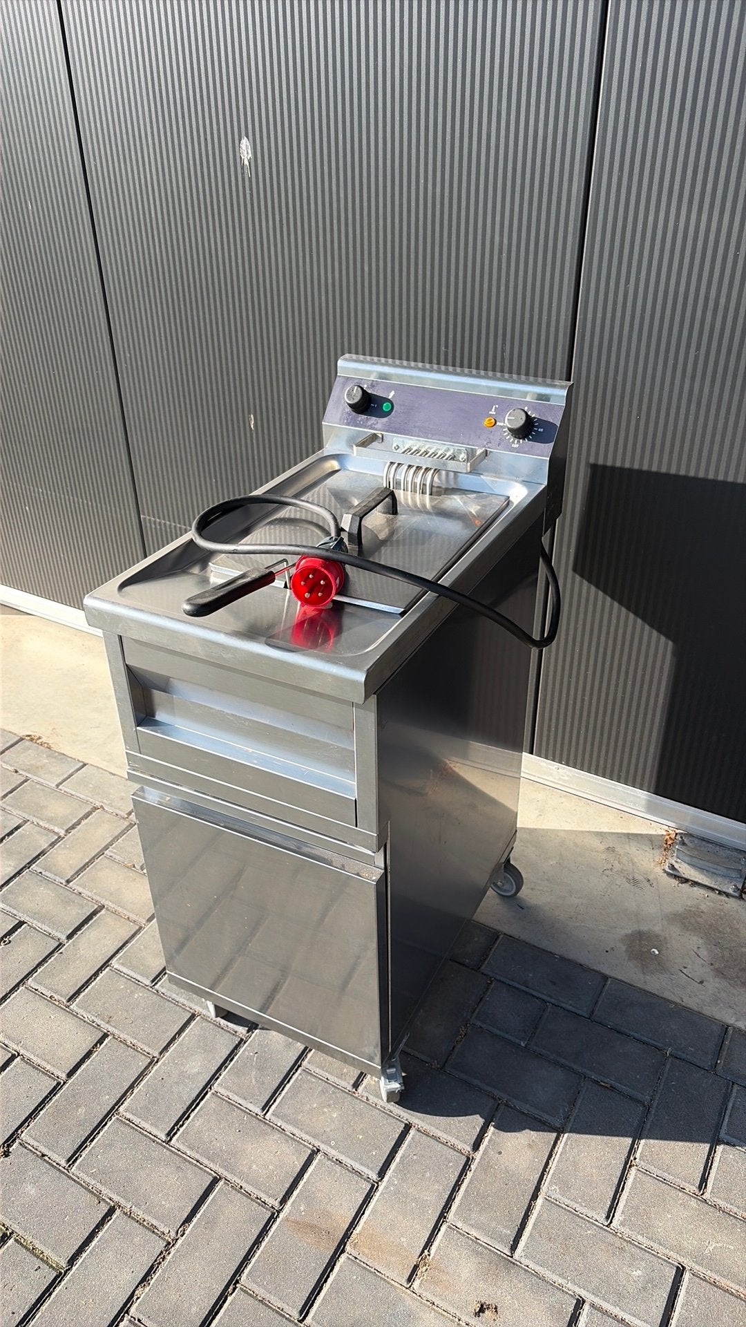 Caterchef friteuse 12 liter 9kw, 4 liter of meer, Ophalen, Zo goed als nieuw