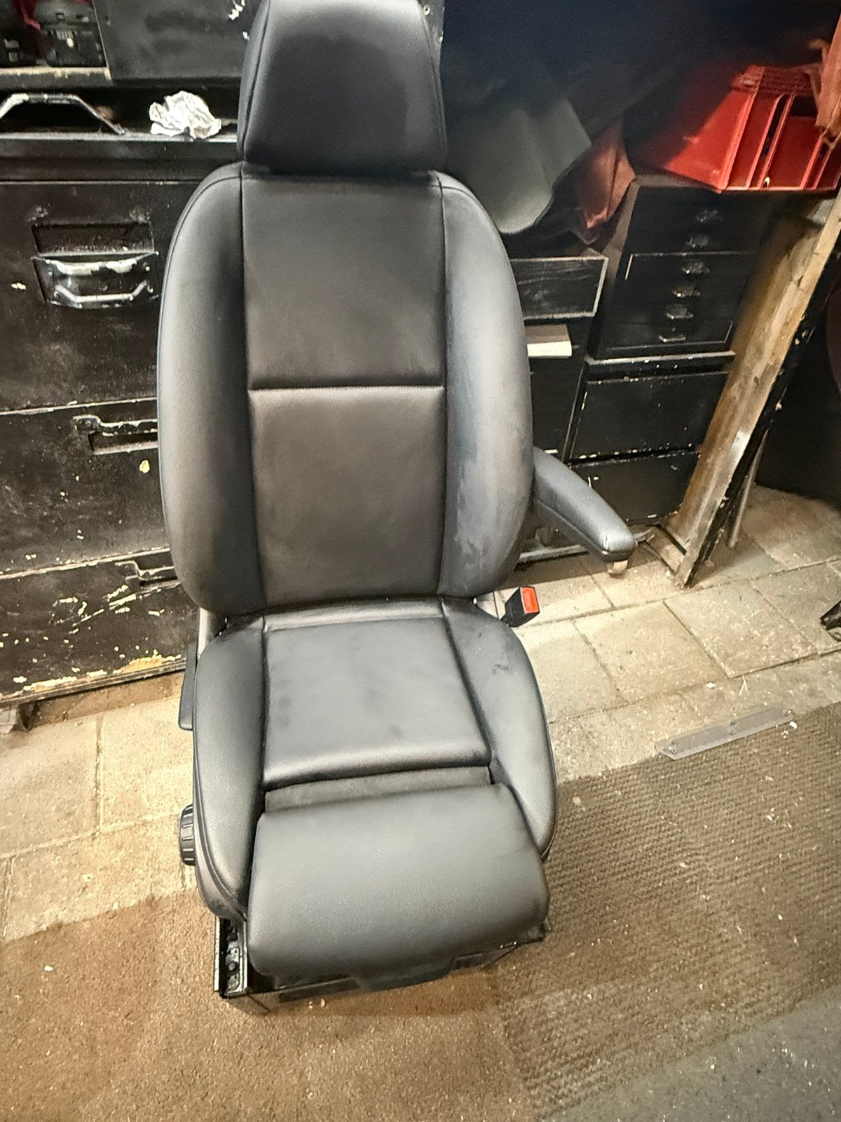 Nieuwe bijrijdersstoel voor mercedes sprinter 907 echt leer, Ophalen, Nieuw, Mercedes-Benz
