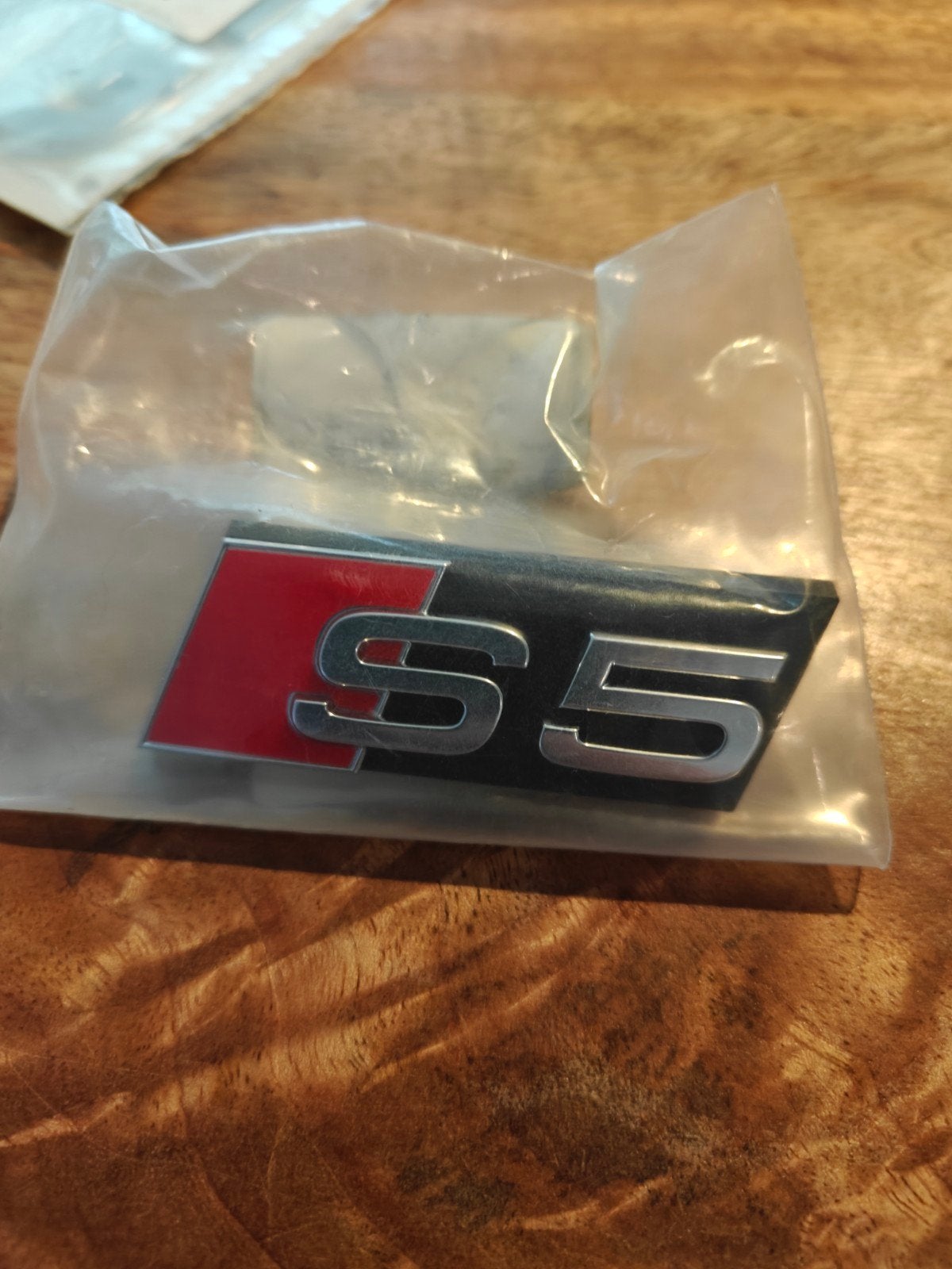 Origineel Audi S5 grill Embleem - Nieuw in Verpakking, Ophalen of Verzenden