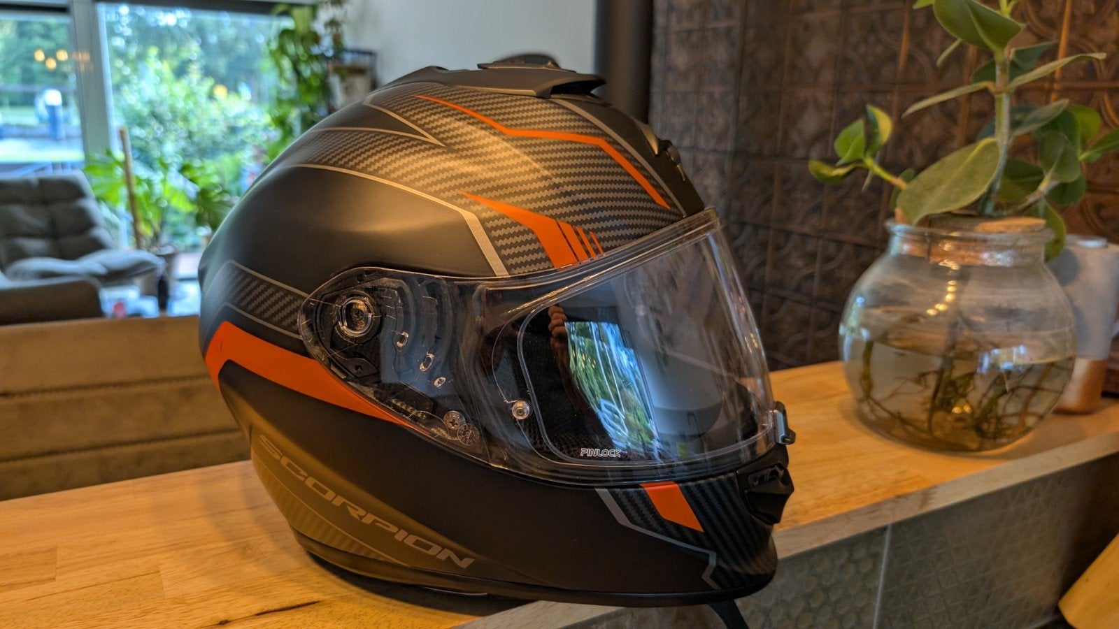 Foto 2 van Scorpion Exo-1400 Air Fortuna motorhelm - Zo goed als nieuw
