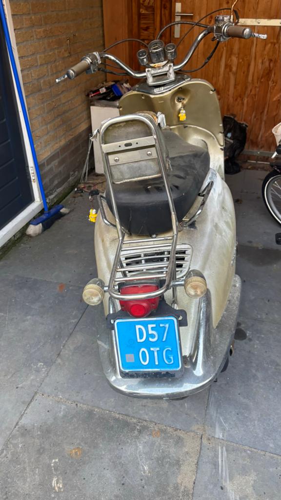 Oude scooter - Opknapper of voor onderdelen, Ophalen of Verzenden, Gebruikt, Benzine, Overige merken