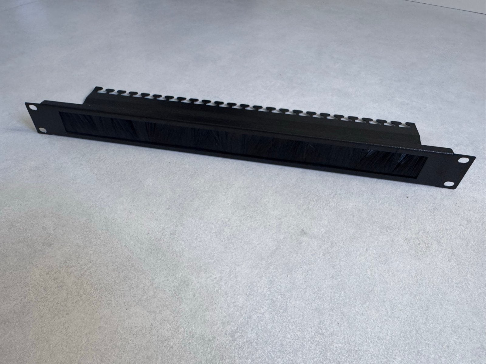 Zwarte 1U borstelpaneel voor 19 inch server rack, Computers en Software, Ophalen, Gebruikt