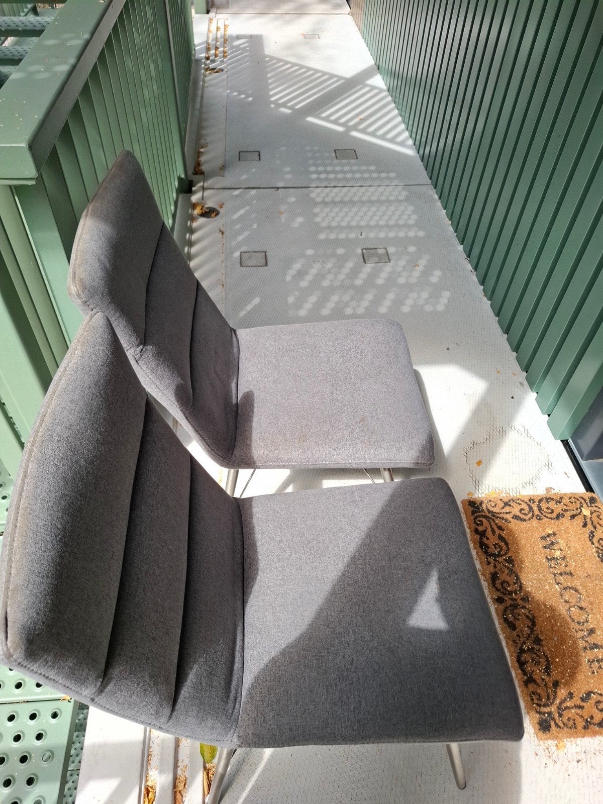 2 mooie grijze stoffen stoelen - Gratis af te halen!, Huis en Inrichting, Stoelen, Gebruikt, Twee, Ophalen of Verzenden, Stof