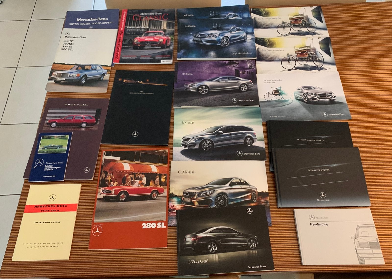 Diverse Mercedes-Benz brochures en handleidingen, Ophalen, Gelezen, Mercedes