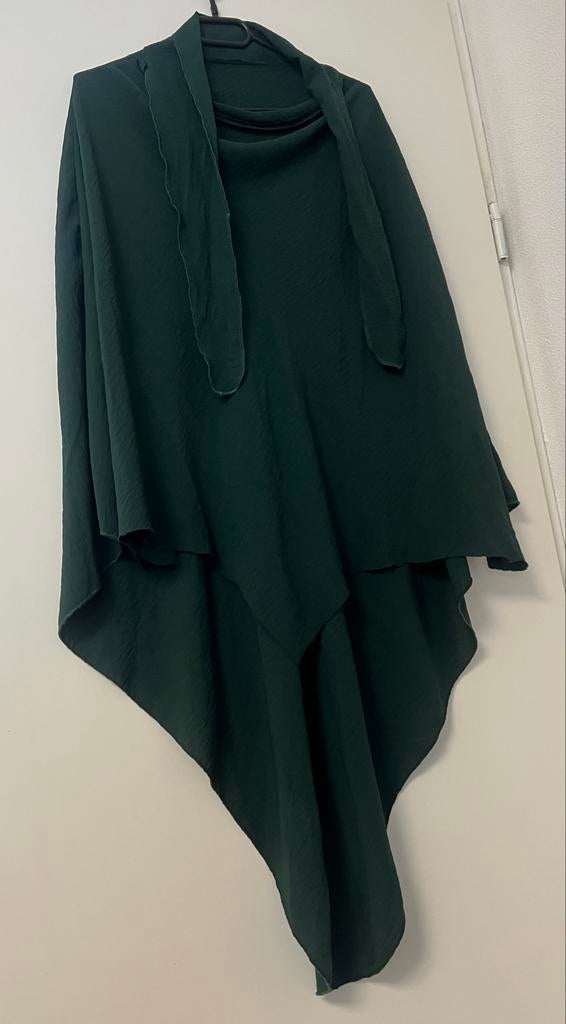 Donkergroene asymmetrische poncho khimar, Kleding | Dames, Ophalen of Verzenden, Gedragen