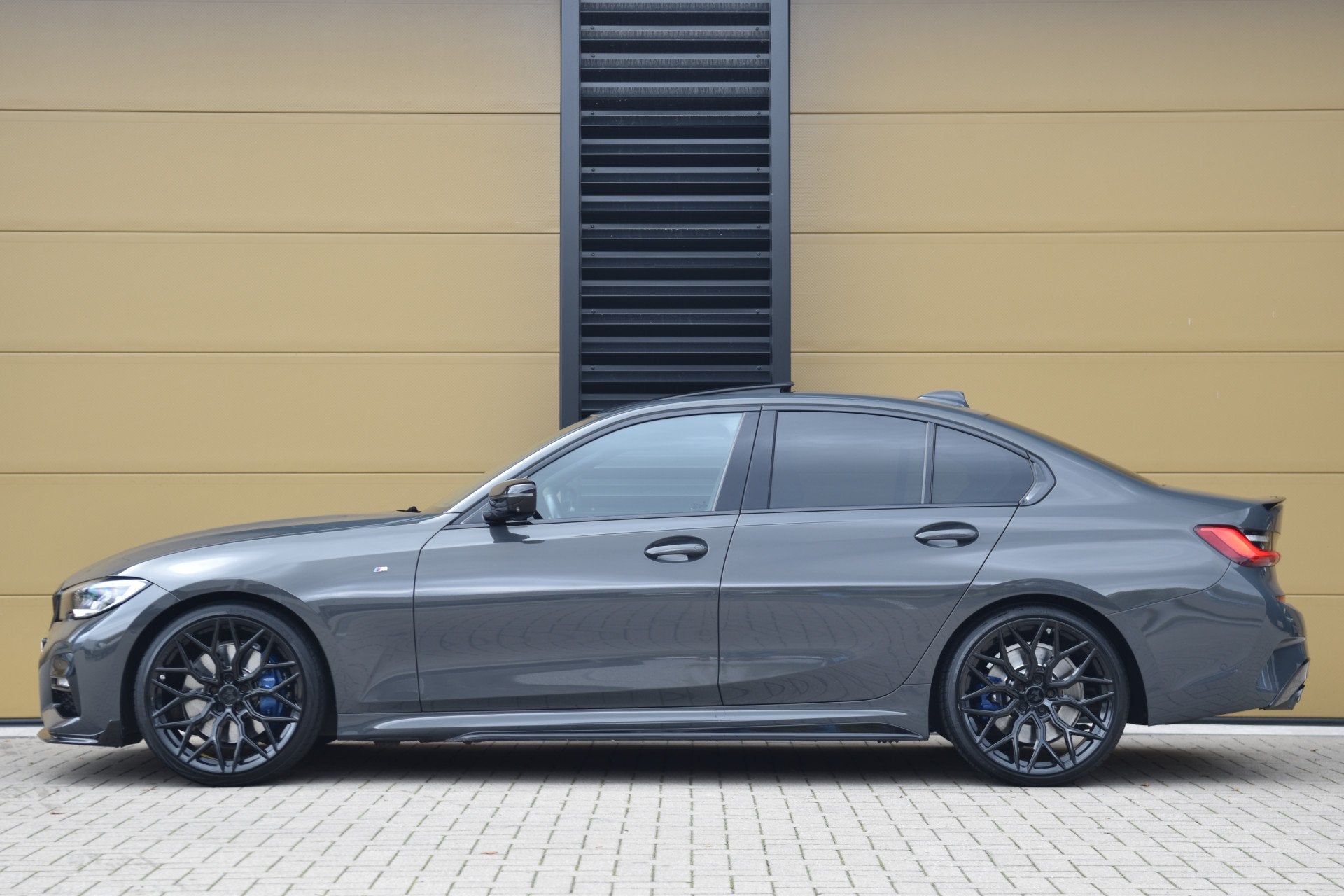 BMW 3-serie 330i High Executive * M-sport pakket * Laser * S, Automaat, Achterwielaandrijving, Gebruikt, 4 cilinders