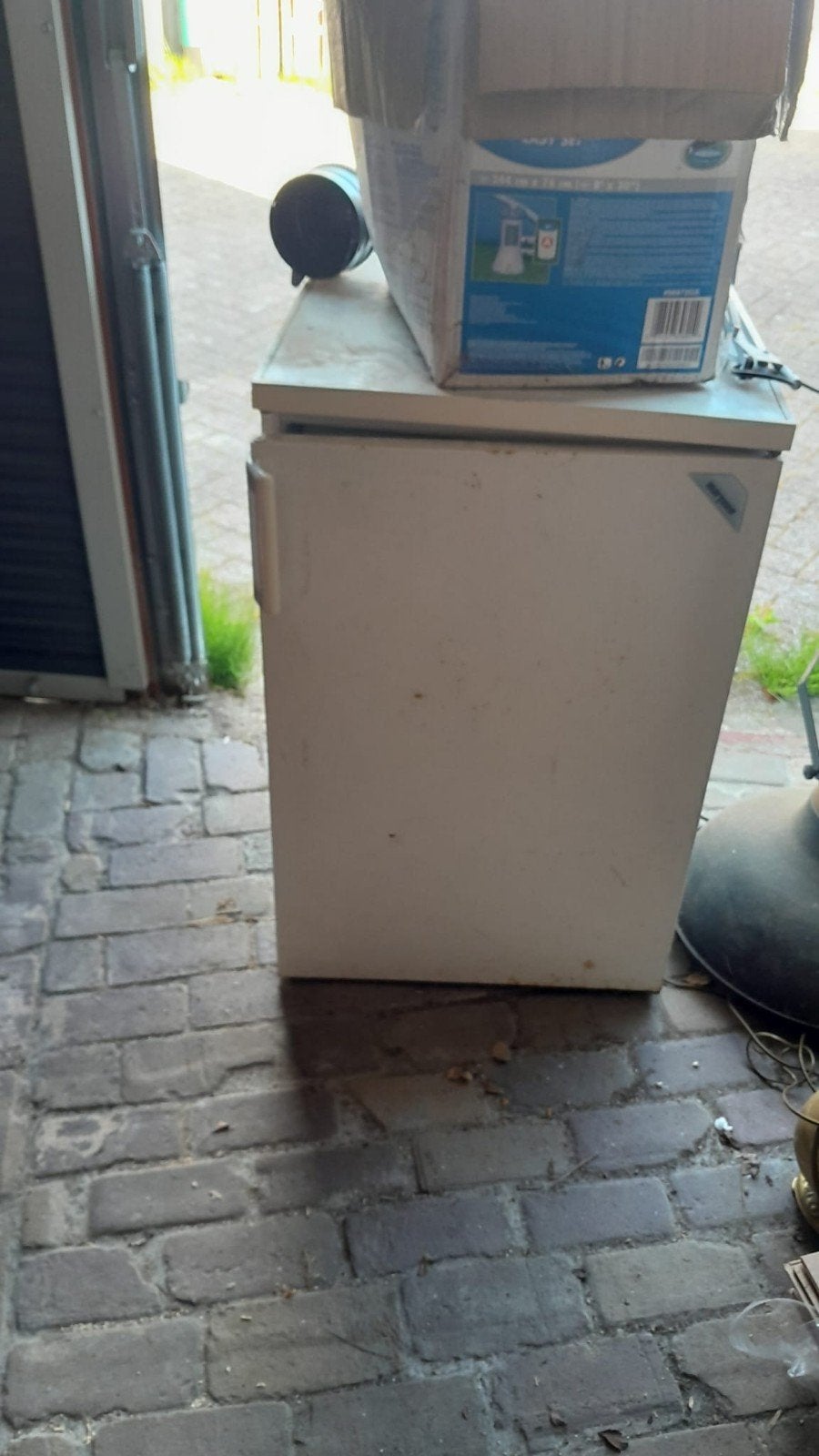 Compacte koelkast met vriesvak - ideaal voor camping!, Ophalen, Gebruikt, Minder dan 75 liter, Met vriesvak