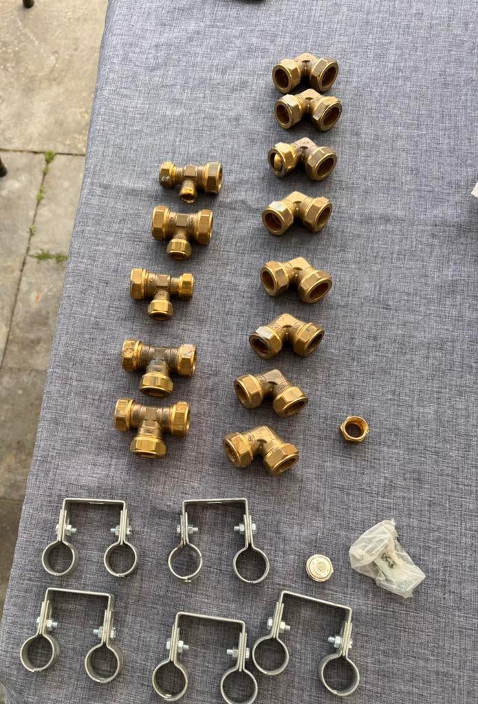 Knel en kniekoppelingen en dubbele u-beugels, Ophalen of Verzenden, Nieuw