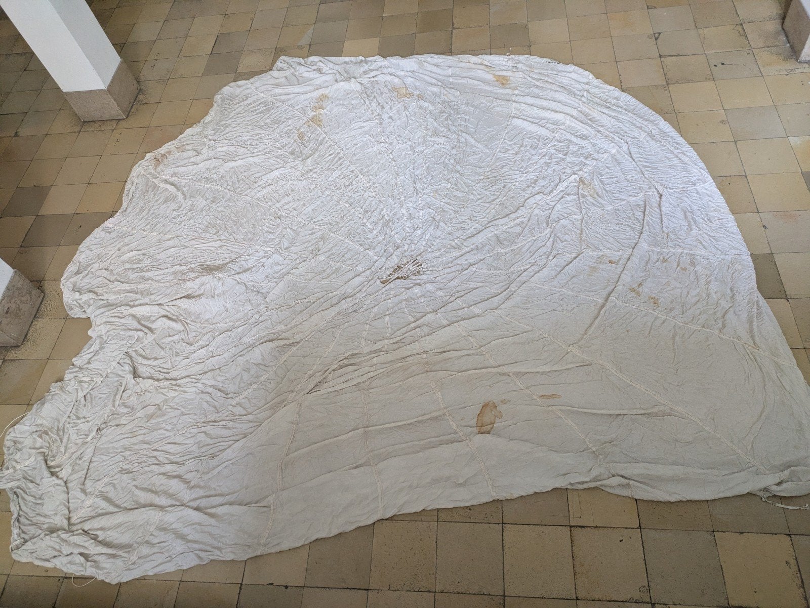 Witte parachute 7,5 meter, Ophalen of Verzenden, Landmacht, Nederland