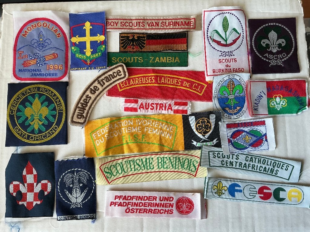 lot - landen strips en insignes -, Verzamelen, Ophalen of Verzenden, Nieuw, Embleem, Speld of Insigne