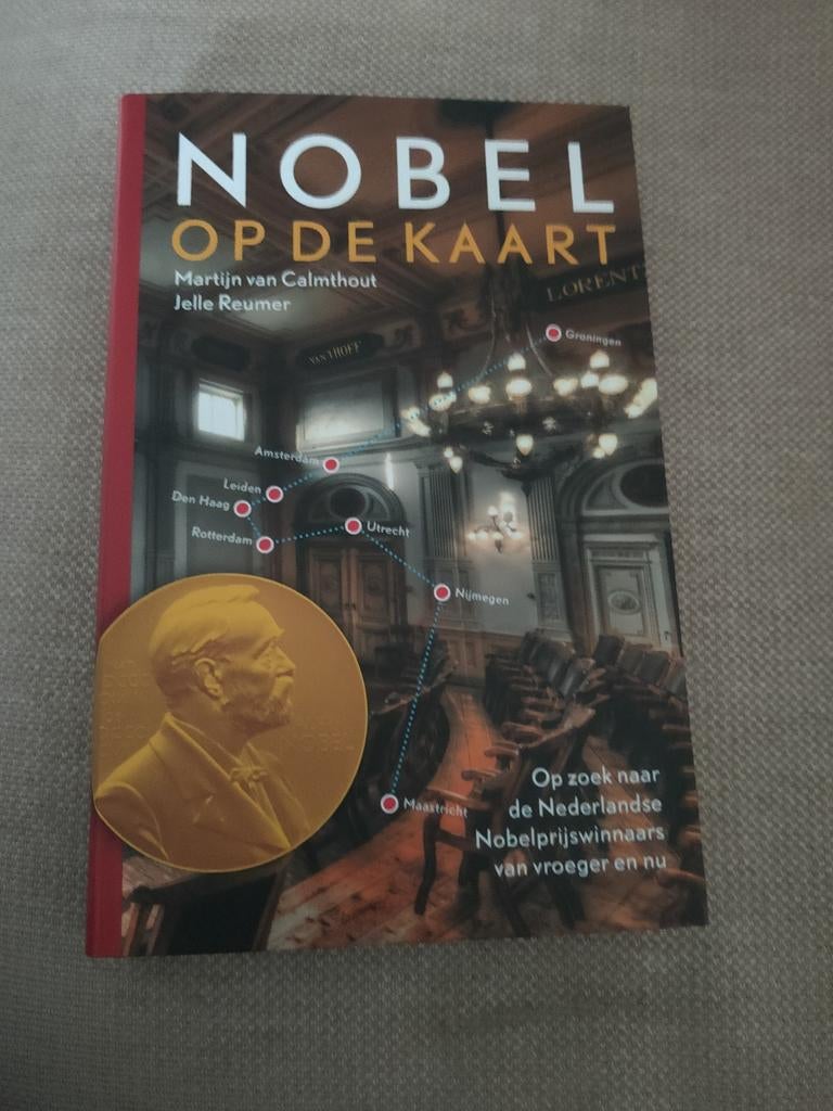 Nobel op de Kaart: Nederlandse Nobelprijswinnaars, Ophalen of Verzenden, Zo goed als nieuw, Martijn van Calmthout, Jelle Reumer