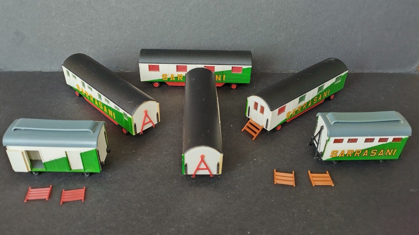 Circus Sarrasani 6x aanhanger Wc 1:87 preiser Pol, Overige merken, Preiser, Verzenden, .
