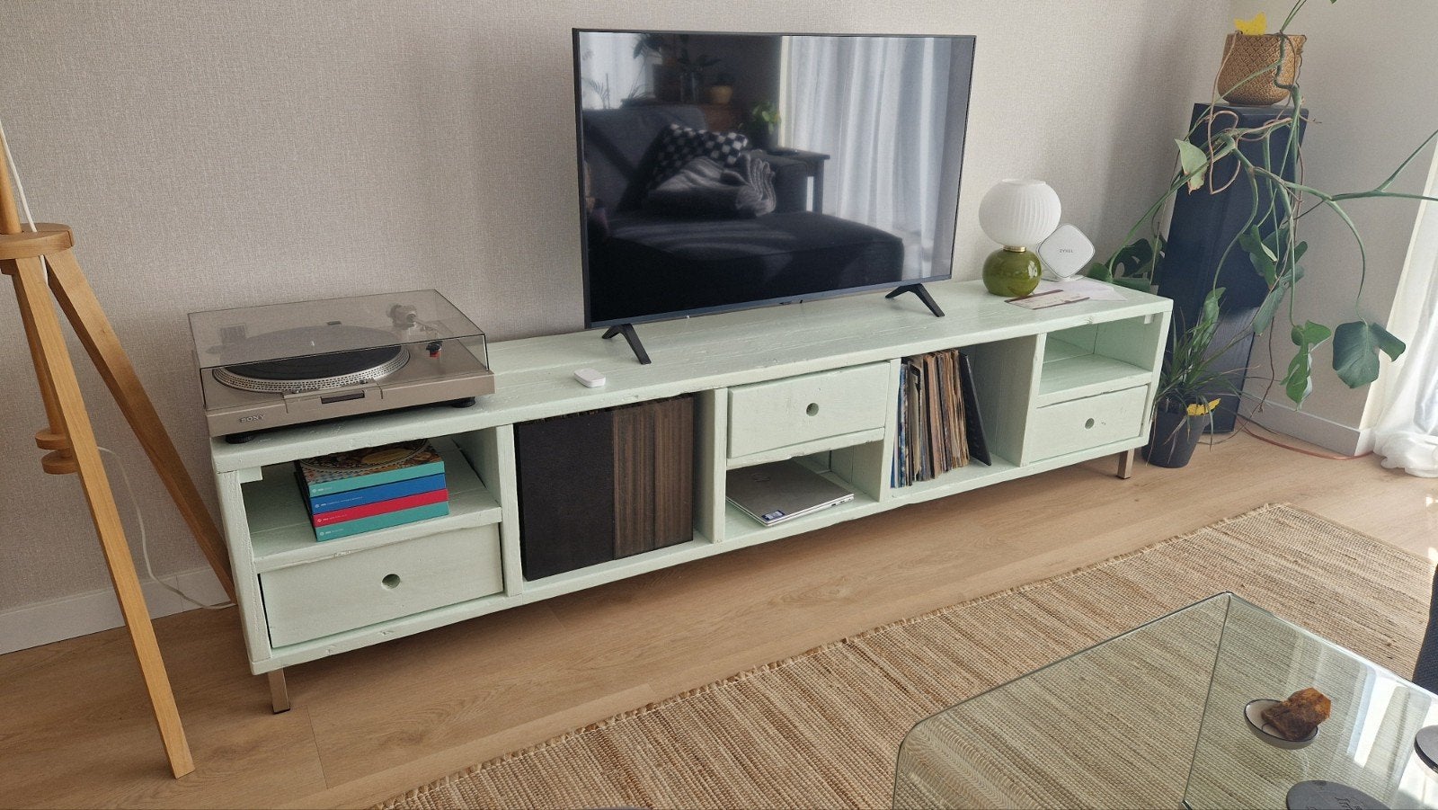 Retro TV-meubel mintgroen - Stevig met mooie pootjes, Huis en Inrichting, Ophalen, Gebruikt, 200 cm of meer, Minder dan 100 cm