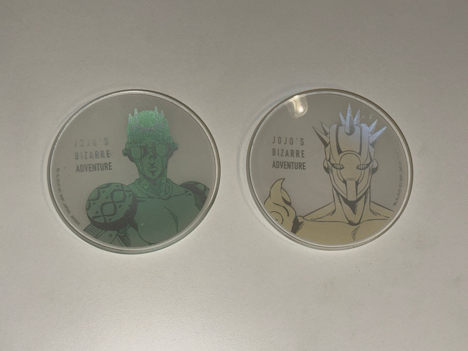 2 Jojo's Bizarre Adventure bordjes van glas, Ophalen, Nieuw