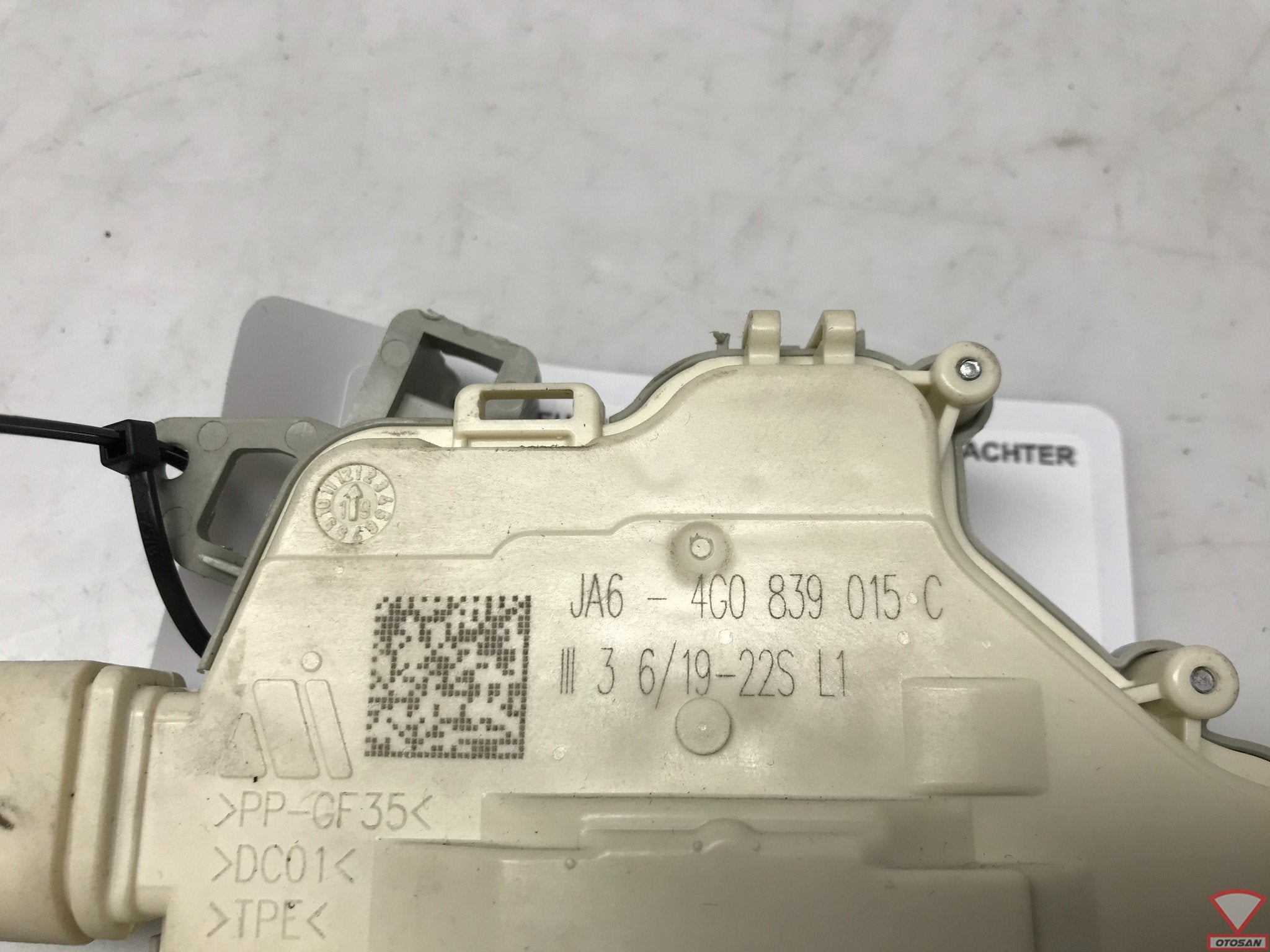 Audi VW Deurslot Portierslot Links Achter 4G0839015C, Gebruikt, AUDI AG, Auto-Union-Strasse 1
85045  Ingolstadt, DE, Kundenbetreuung@audi.de