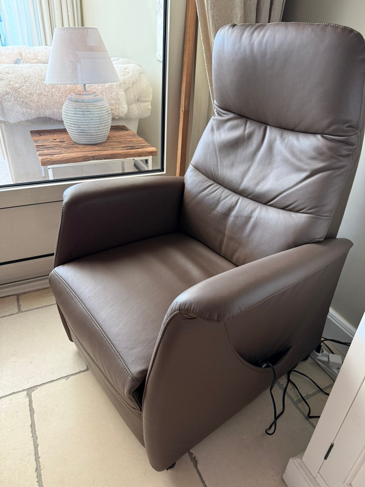 Comfortabele Elektrische Relaxfauteuil CIAR, Ophalen, Zo goed als nieuw, 75 tot 100 cm, Modern
