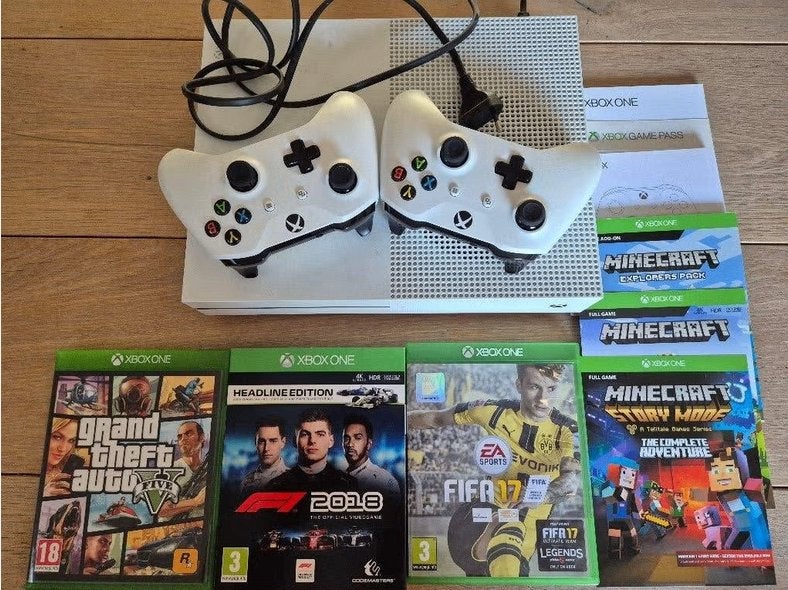 Xbox One S 500 GB Console met 2 controllers met 4 games, Met 2 controllers, Xbox One S, Ophalen of Verzenden, Zo goed als nieuw