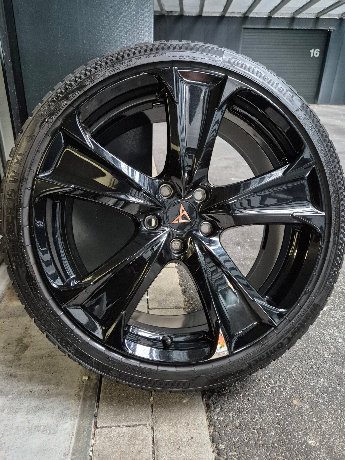 5x112 / 19inch ORGINEEL CUPRA WINTERSET 235 35 19, Banden en Velgen, Nieuw, Winterbanden, 235 mm