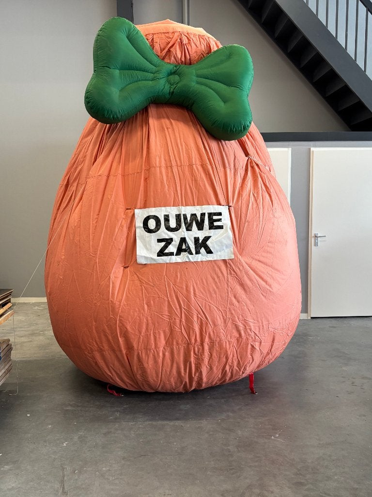 Opblaasbare Ouwe Zak, Hobby en Vrije tijd, Feestartikelen | Verhuur, Gebruikt, Verjaardag, Ophalen