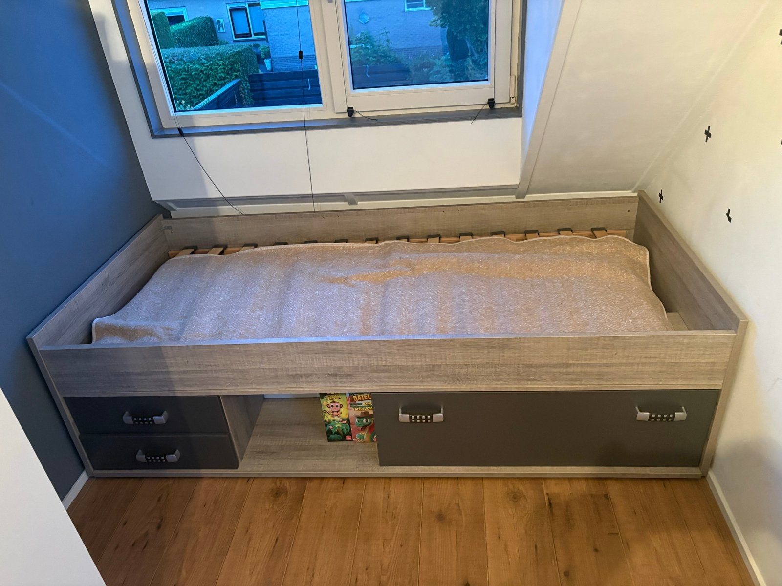 Mooi bed met opberglades, Ophalen, Gebruikt, 90 cm, Eenpersoons