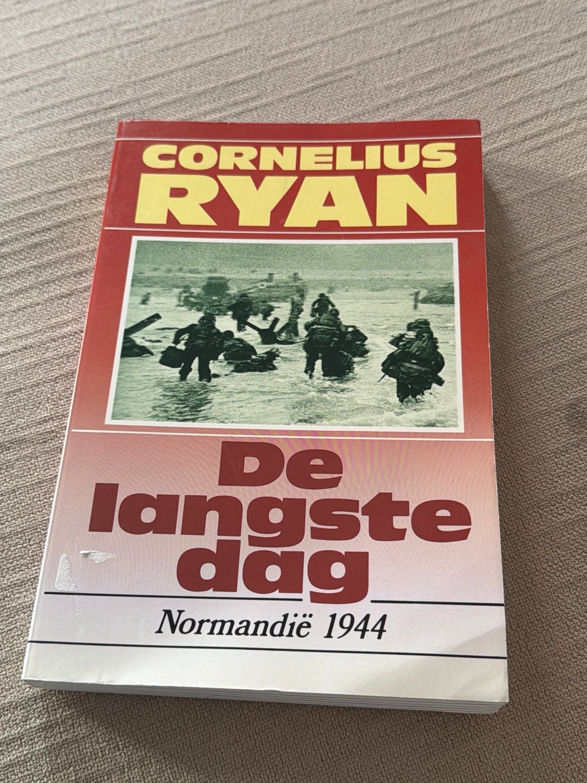 De Langste Dag - Normandië 1944 door Cornelius Ryan, Boeken, Ophalen of Verzenden, Tweede Wereldoorlog, Gelezen, Algemeen