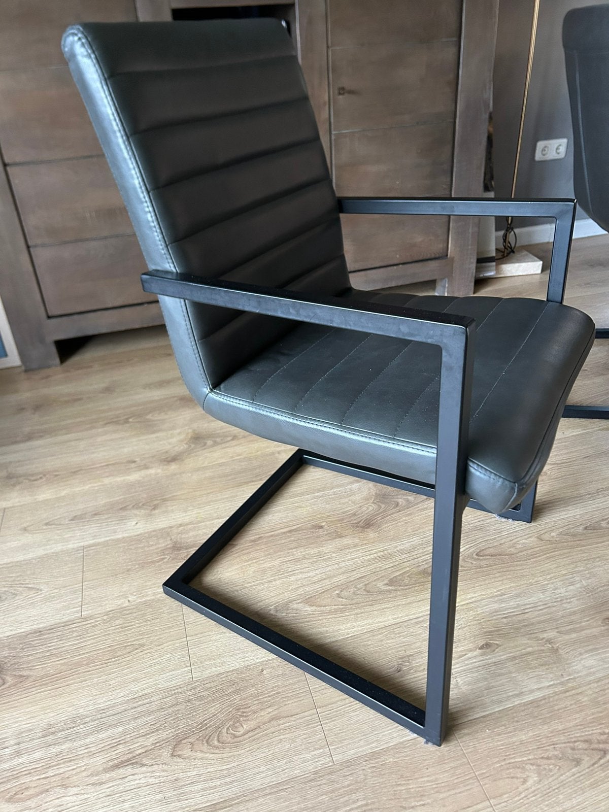 6 stoelen, Ophalen, Zo goed als nieuw
