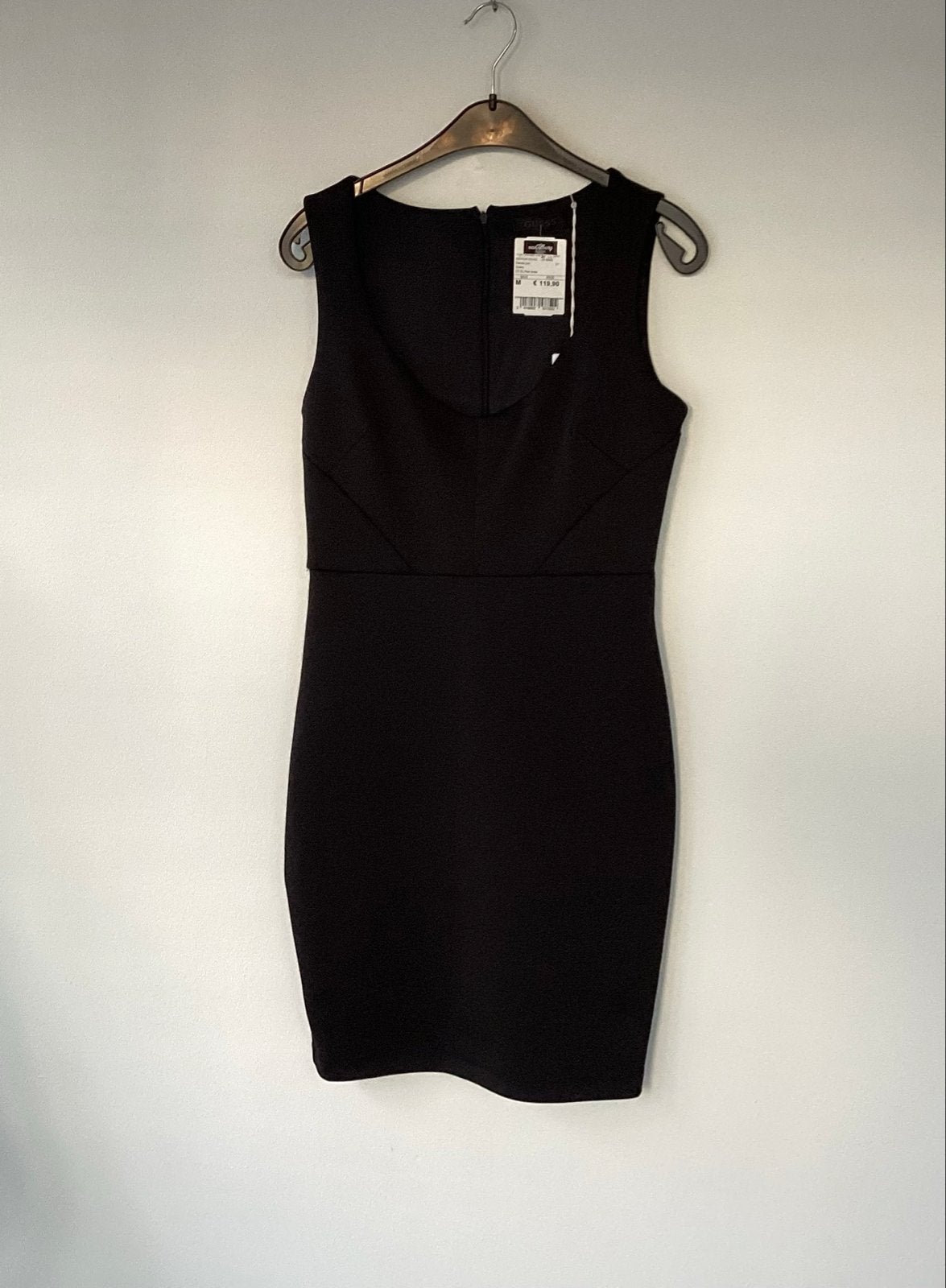 Guess Zwarte Jurk - Maat M - Nieuw met kaartje, Kleding | Dames, Ophalen of Verzenden, Nieuw, Maat 38/40 (M), Zwart
